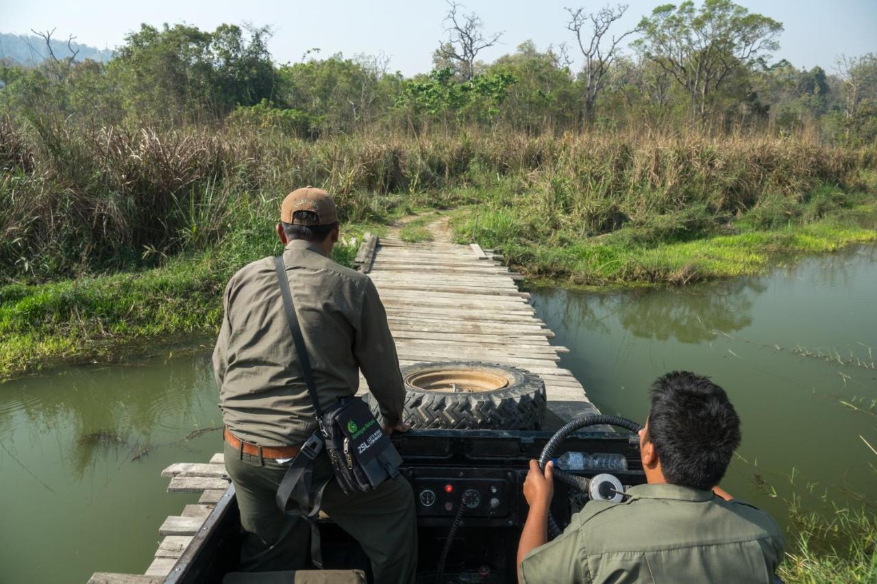 Tiger Tops Tharu Lodge Chitwan Exteriér fotografie